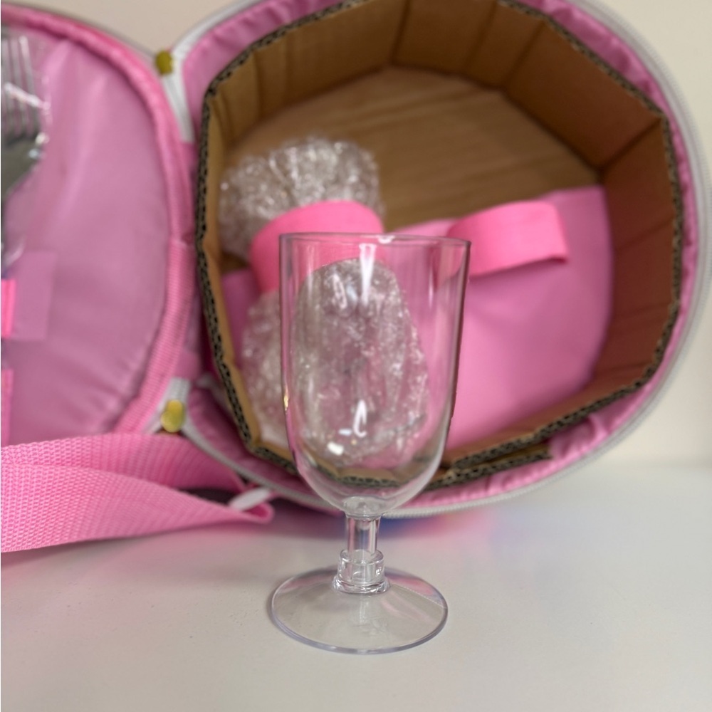 NEW Lilly Pulitzer: Havana Cocktail Print Picnic Bag - Picture 6 of 9
